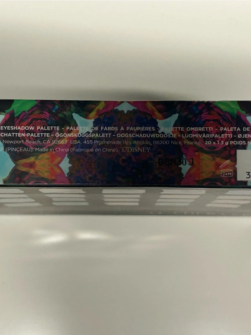Urban Decay Alice Through the Looking Glass Eyeshadow Palette Limited Edition